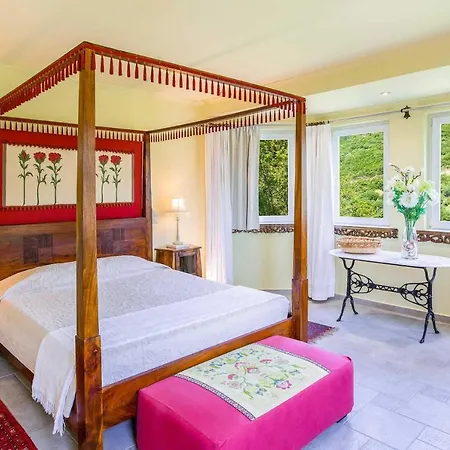 Rachi Sleeps 8 Pool Air Con Wifi * Rachi (Lefkada)