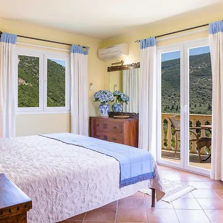 Villa Rachi Sleeps 8 Pool Air Con Wifi *
