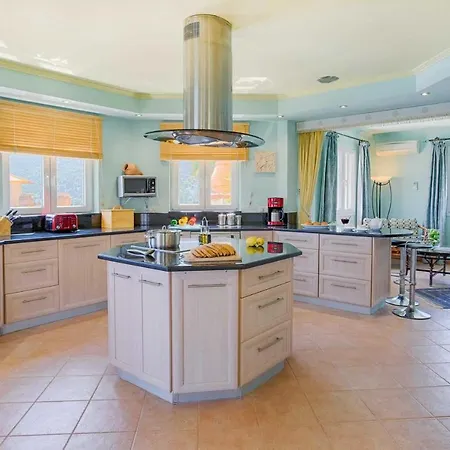 Villa Rachi Sleeps 8 Pool Air Con Wifi Rachi (Lefkada)